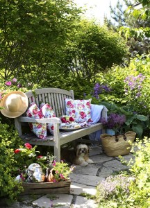 záhradné lavice